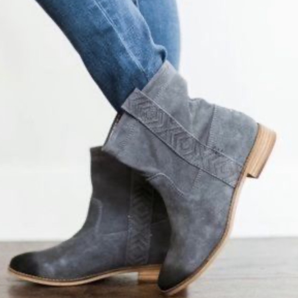 Toms Gray Suede Slouch Booties Size 8W